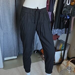 Aritzia Sunday Best Black Los Feliz Relaxed & Light Jogger Pants